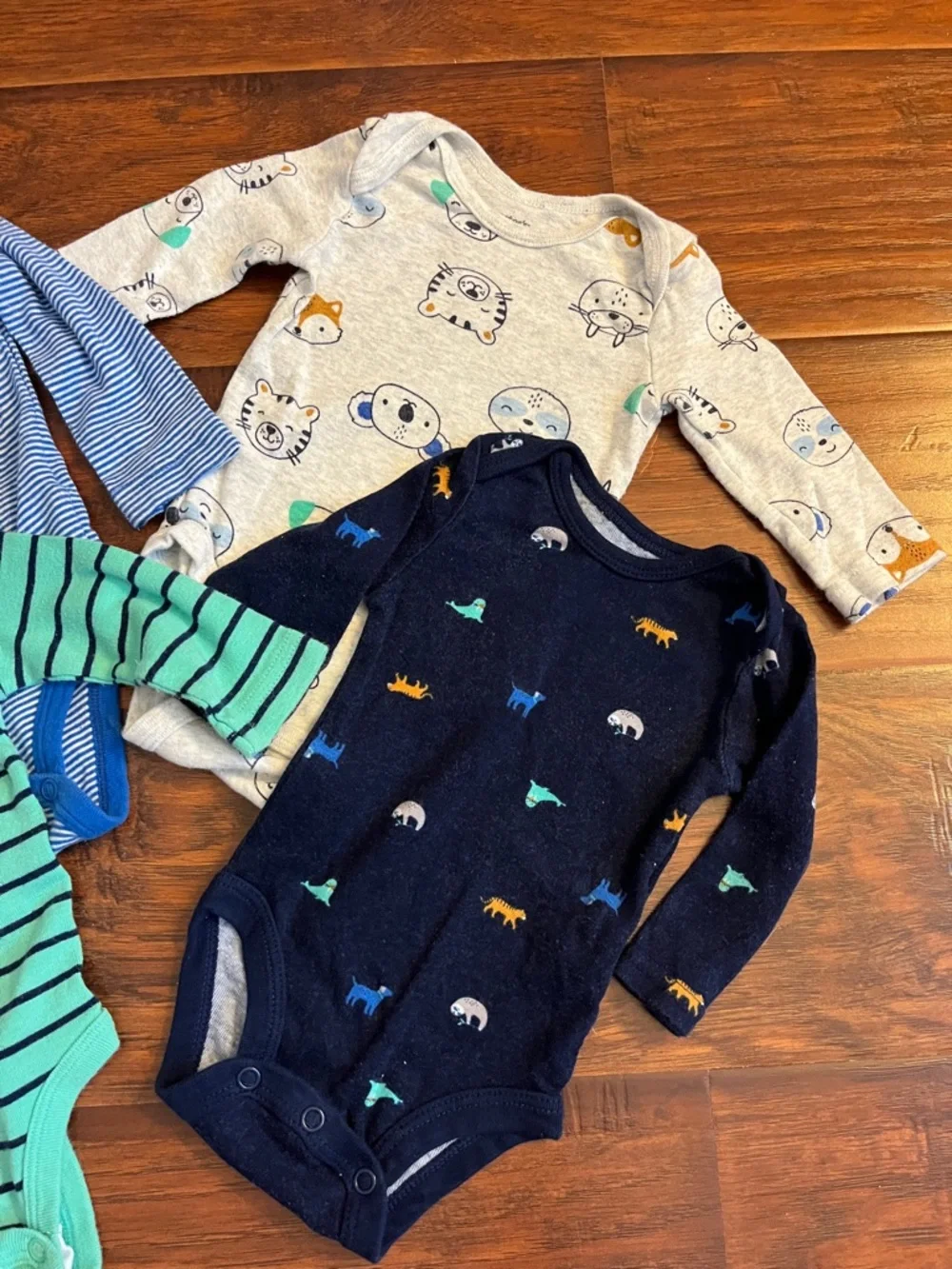 ⭐️⭐️ PICK 5 / $20 (4) Carter's Baby Long-Sleeve One-Piece Bodysuit - 3M